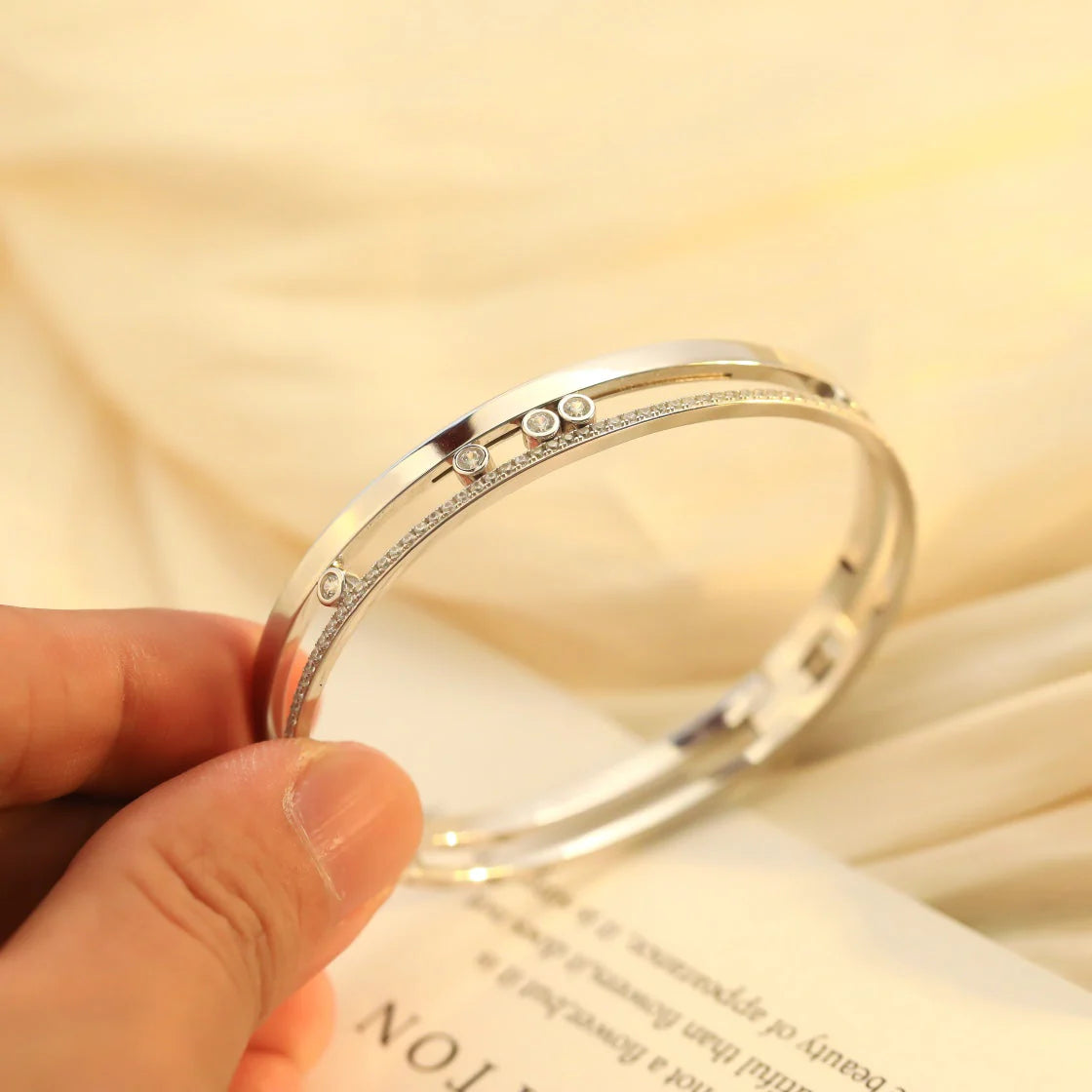 [OrnoraJewelry]Move Romane Diamond Bangle Bracelet