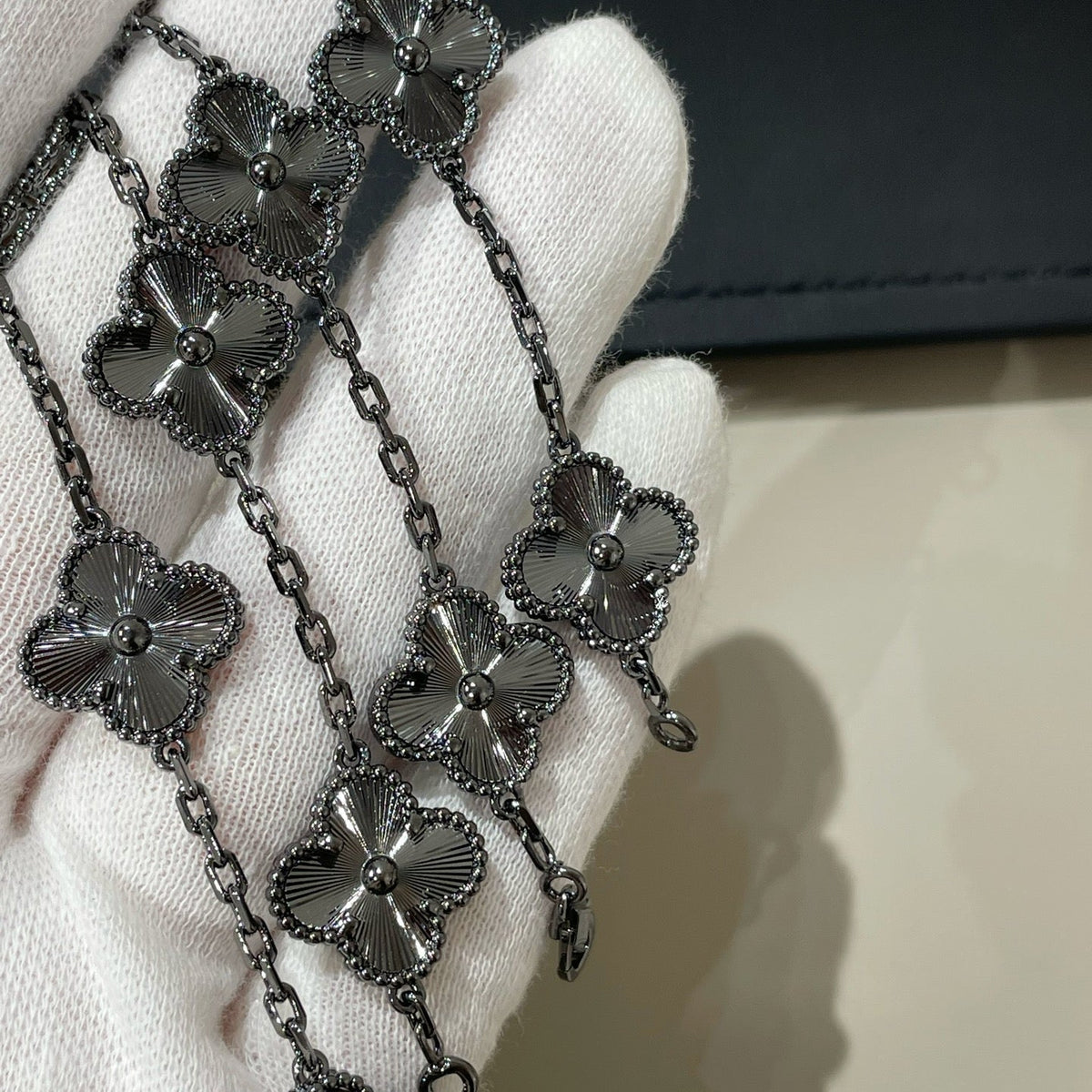 [OrnoraJewelry]CLOVER 5 MOTIF BLACK BRACELET