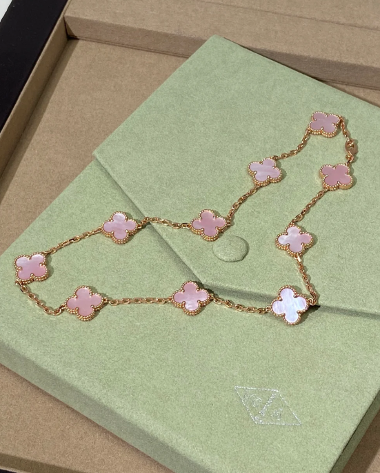 [OrnoraJewelry Jewellery] Pink Necklace with Ten Clover Designs