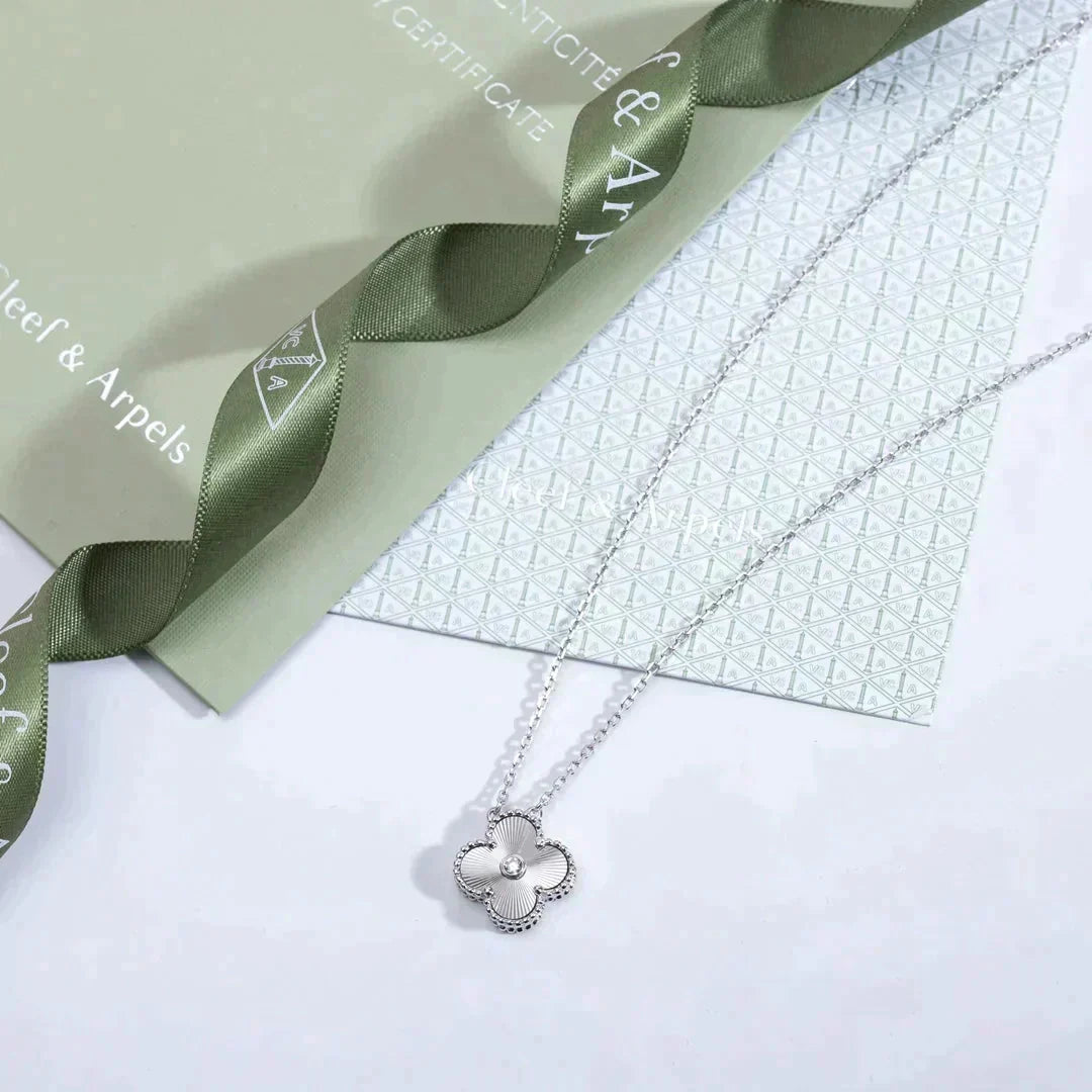 [OrnoraJewelry]CLOVER  15MM DIAMOND LASER NECKLACE SILVER