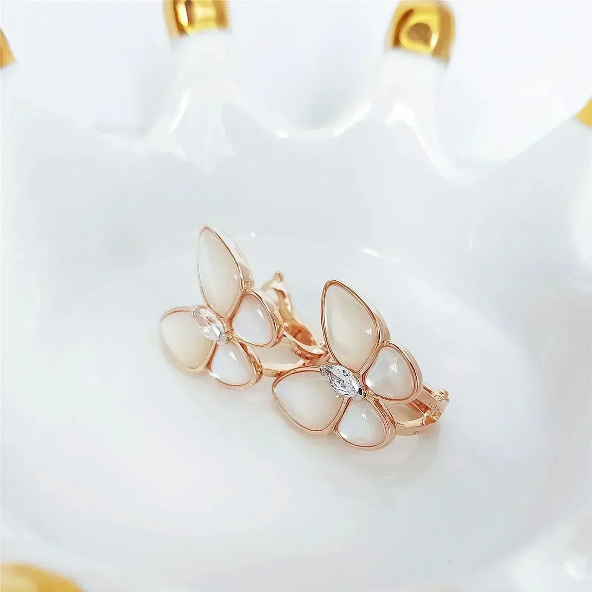 [OrnoraJewelry]BUTTERFLY MOP DIAMOND EARRINGS