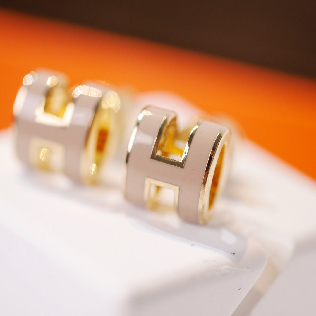[OrnoraJewelry]MINI POP H GOLD EARRINGS GREY