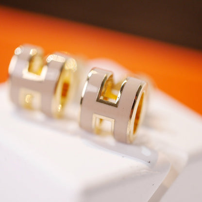 [OrnoraJewelry]MINI POP H GOLD EARRINGS GREY
