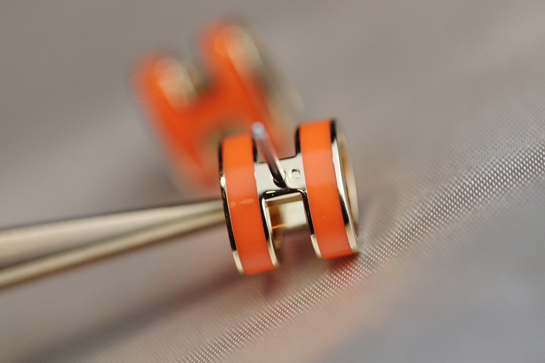 [OrnoraJewelry]MINI POP H EARRINGS ORANGE