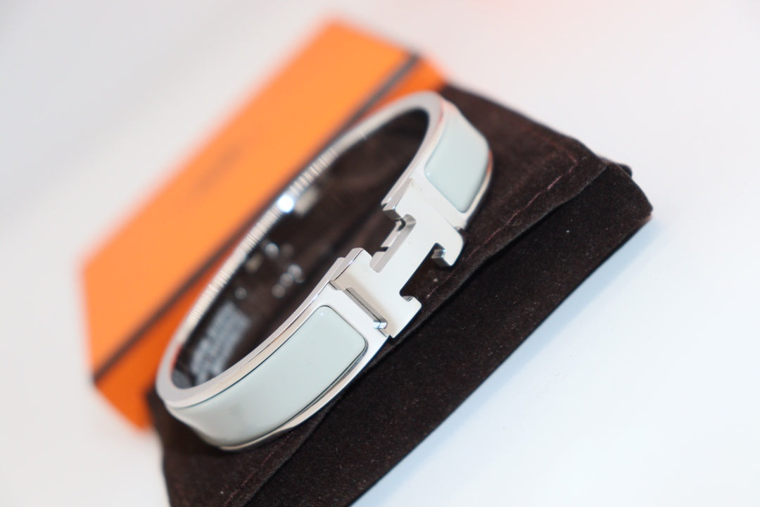 [OrnoraJewelry]H LIGHT BLUE BRACELET