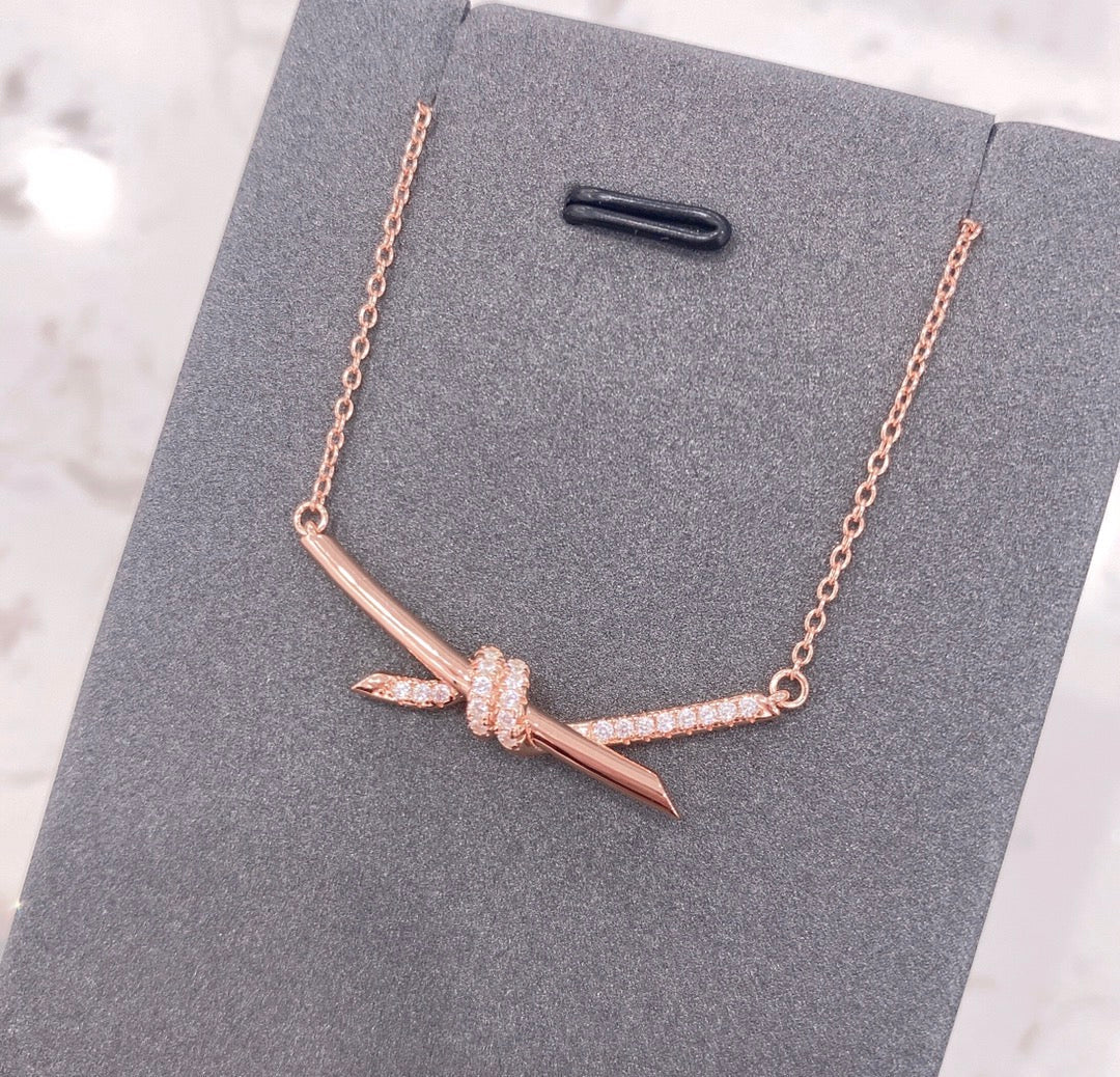 [Ornora Jewelry]KNOT NECKLACE DIAMONDS