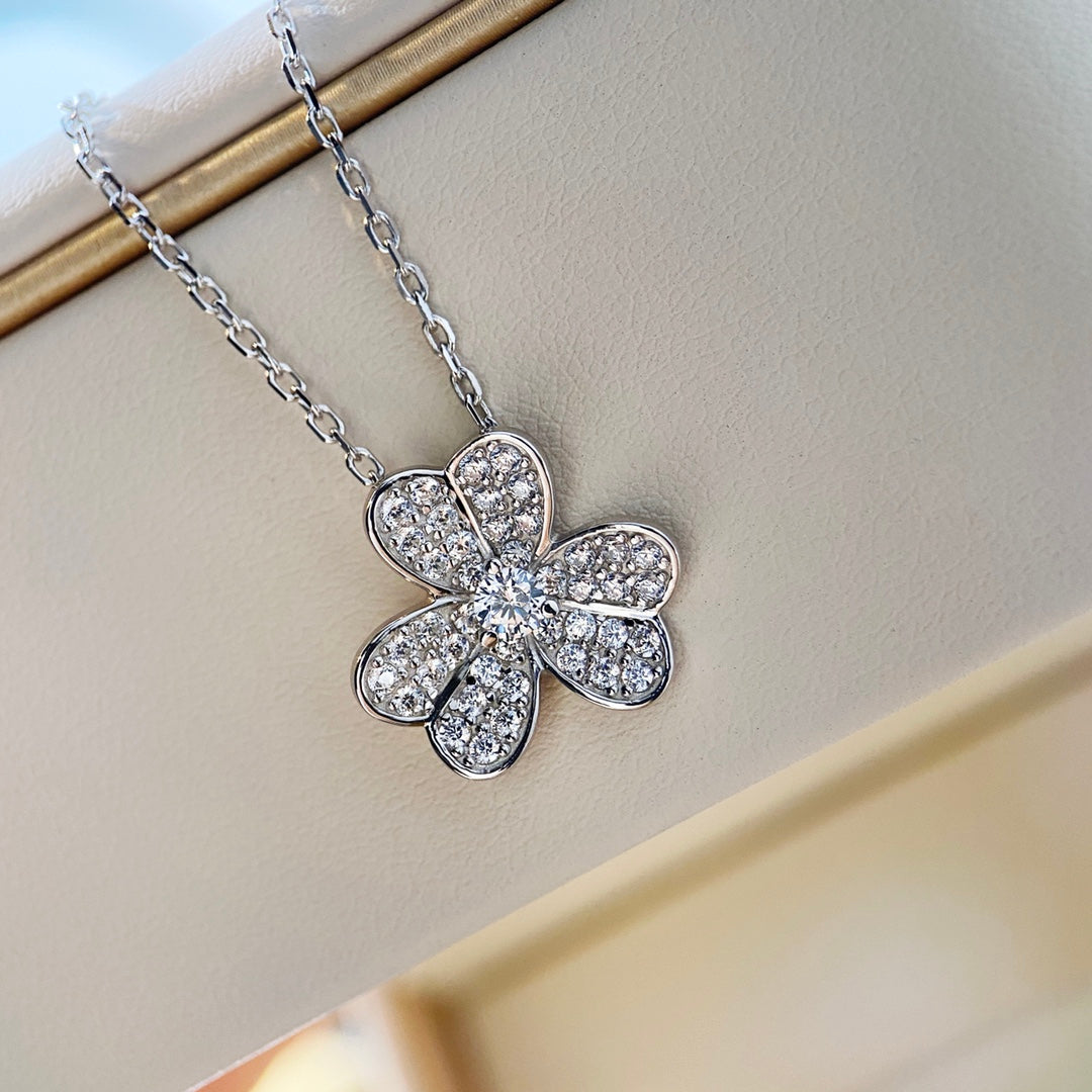 [OrnoraJewelry]CLOVER DIAMOND NECKLACE SILVER