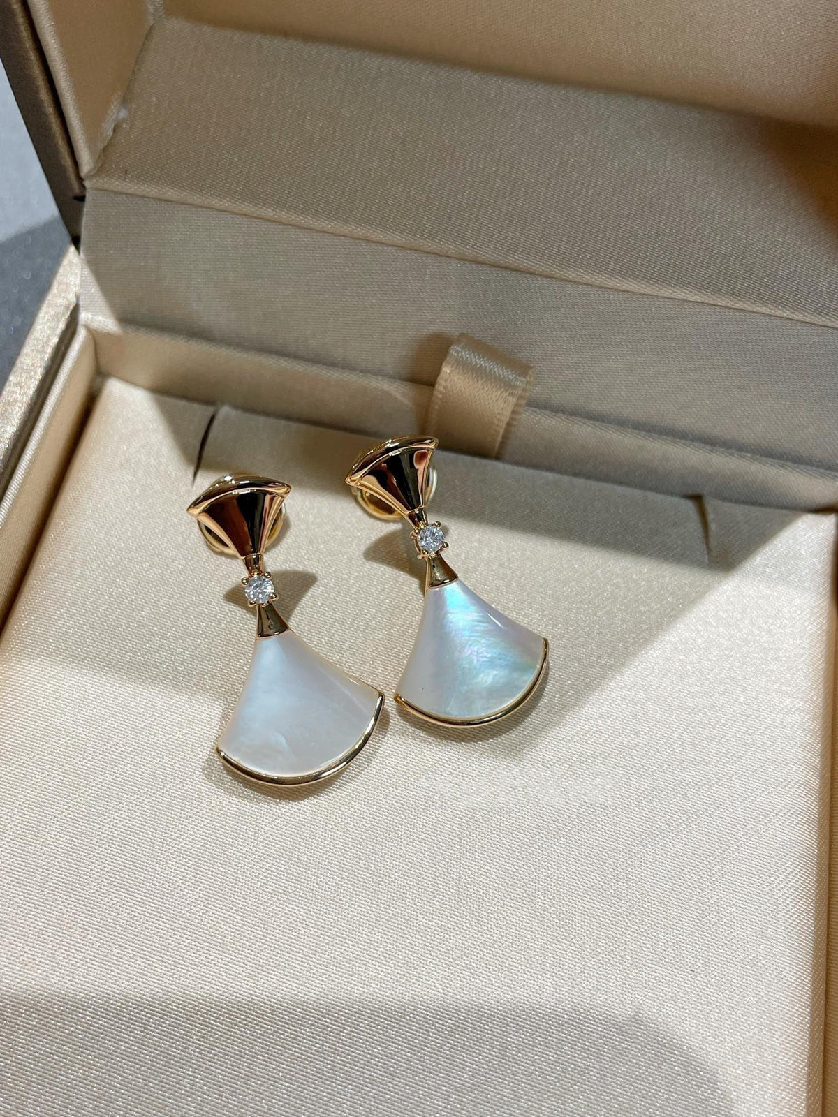 [OrnoraJewelry]DREAM MOP 1 DIAMOND EARRINGS