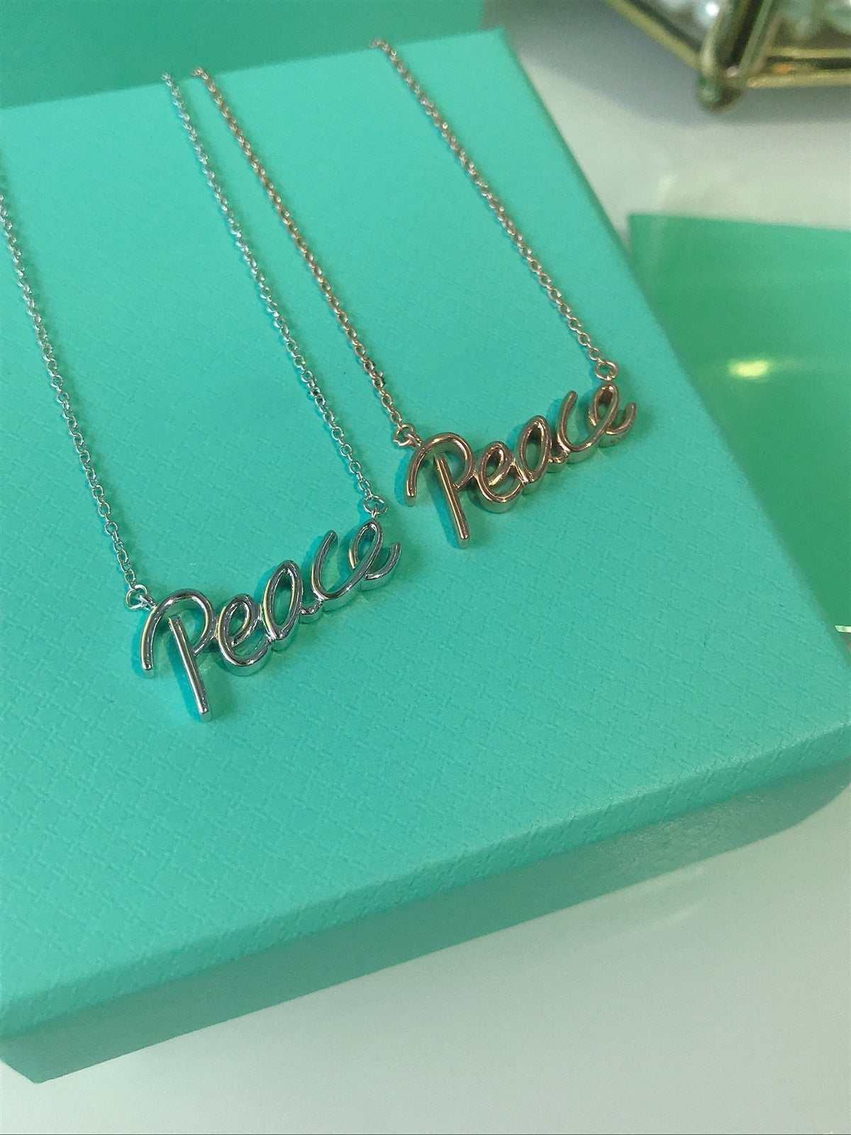 [Ornora Jewelry]PEACE TEXT PEDANT NECKLACE