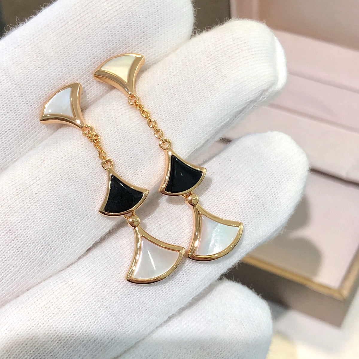 [OrnoraJewelry]DREAM EARRINGS 3 MOTIFS ONYX MOP PINK GOLD