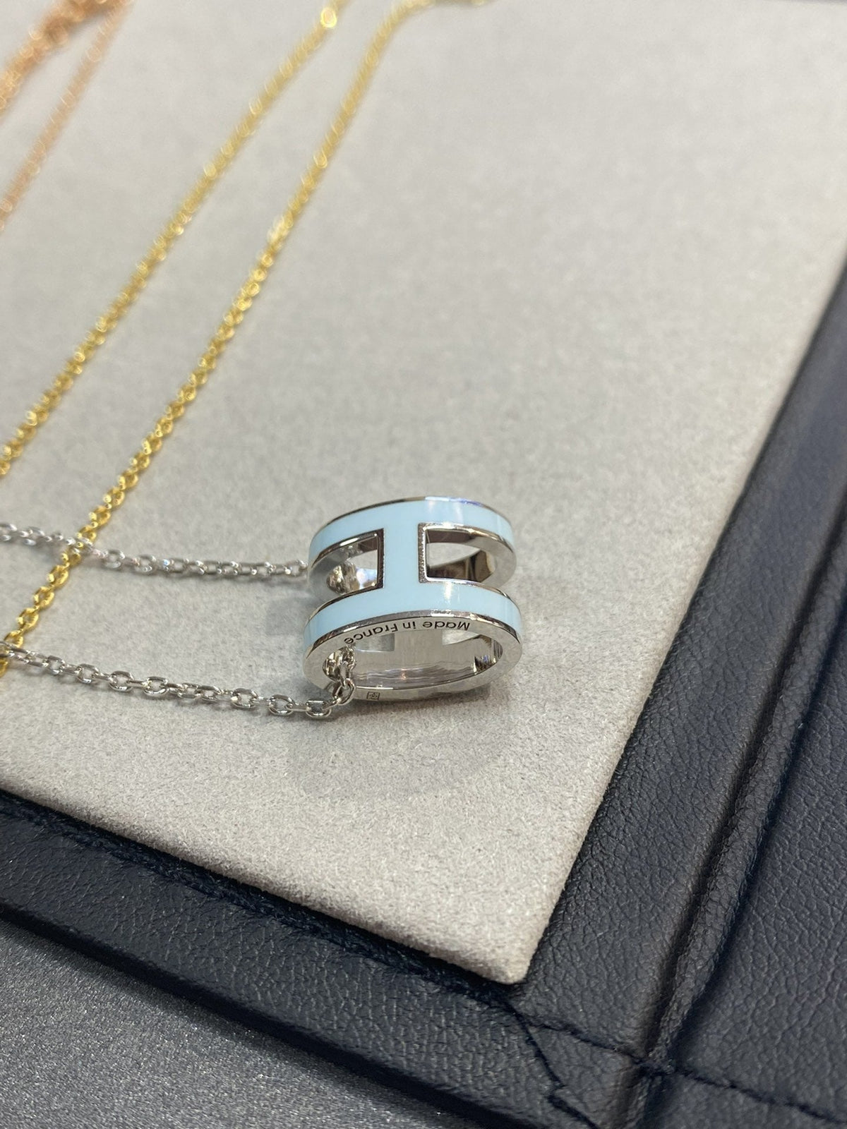[OrnoraJewelry]POP H LIGHT BLUE NECKLACE