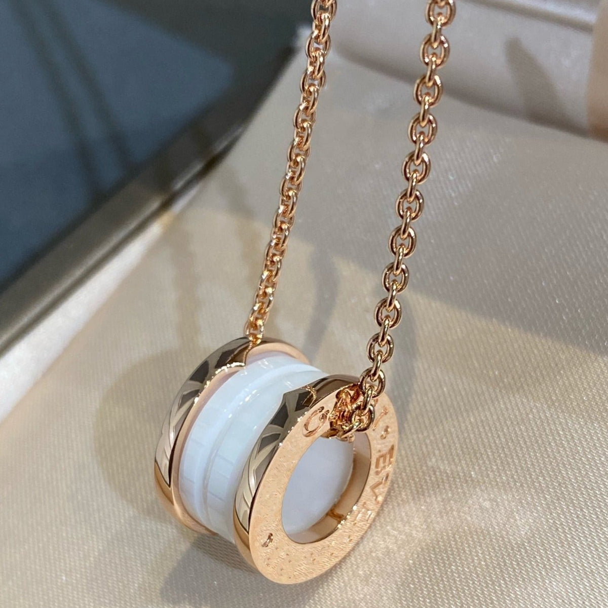 [OrnoraJewelry]ZERO 1 WHITE CERAMIC PINK GOLD NECKLACE
