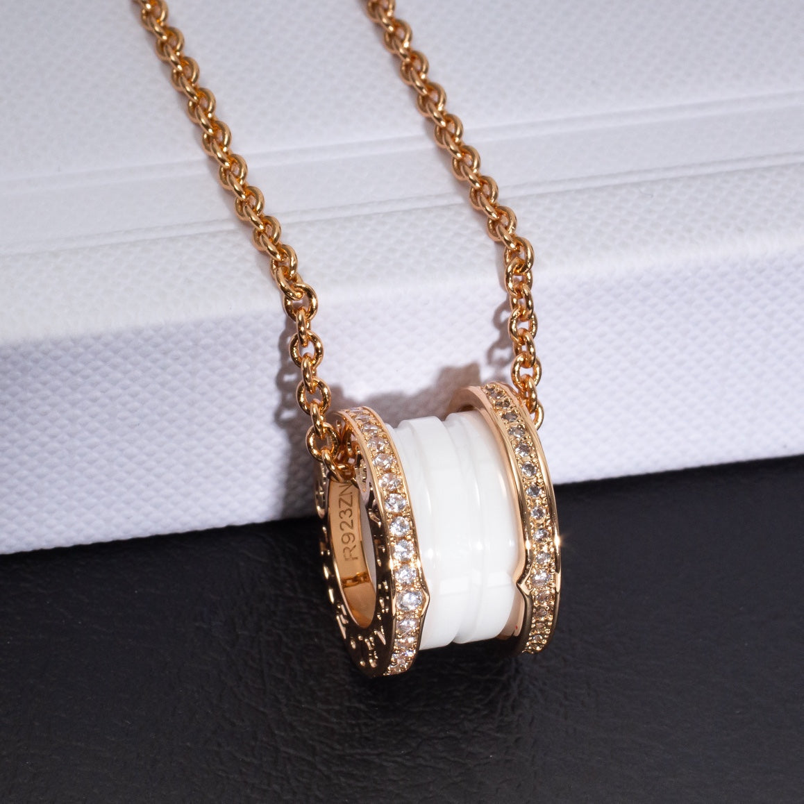 [OrnoraJewelry]ZERO 1 WHITE CERAMIC PINK GOLD DIAMOND NECKLACE