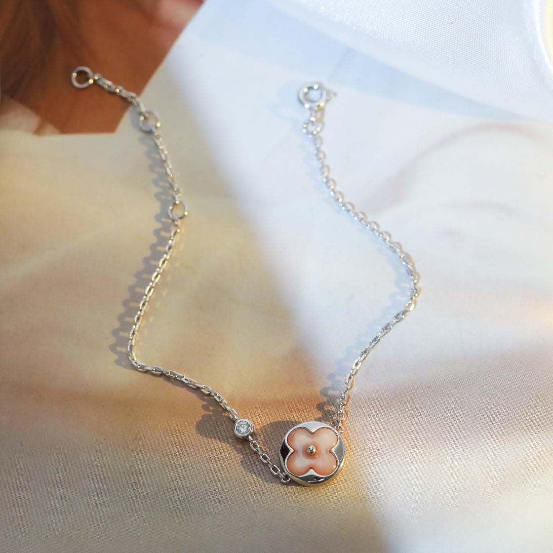 [OrnoraJewelry]SUN MOTIF PINK MOP SILVER BRACELET