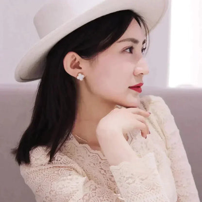 [OrnoraJewelry]CLOVER MEDIUM 1 MOTIFS  WHITE MOP STUD EARRINGS