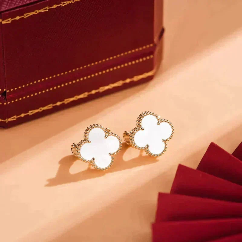 [OrnoraJewelry]CLOVER MEDIUM 1 MOTIFS  WHITE MOP STUD EARRINGS