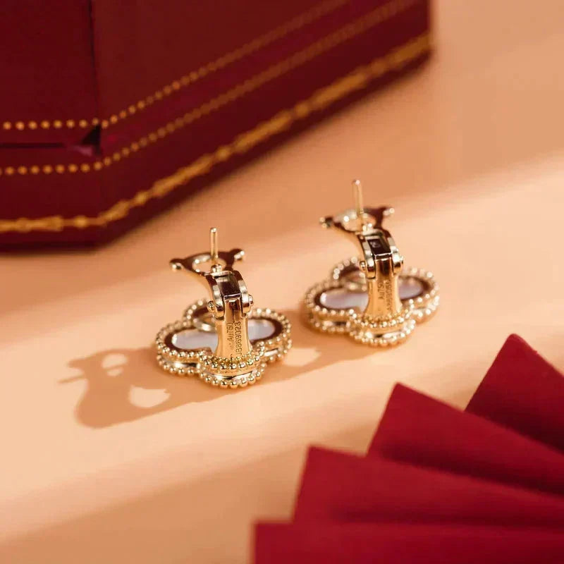 [OrnoraJewelry]CLOVER MEDIUM 1 MOTIFS  WHITE MOP STUD EARRINGS