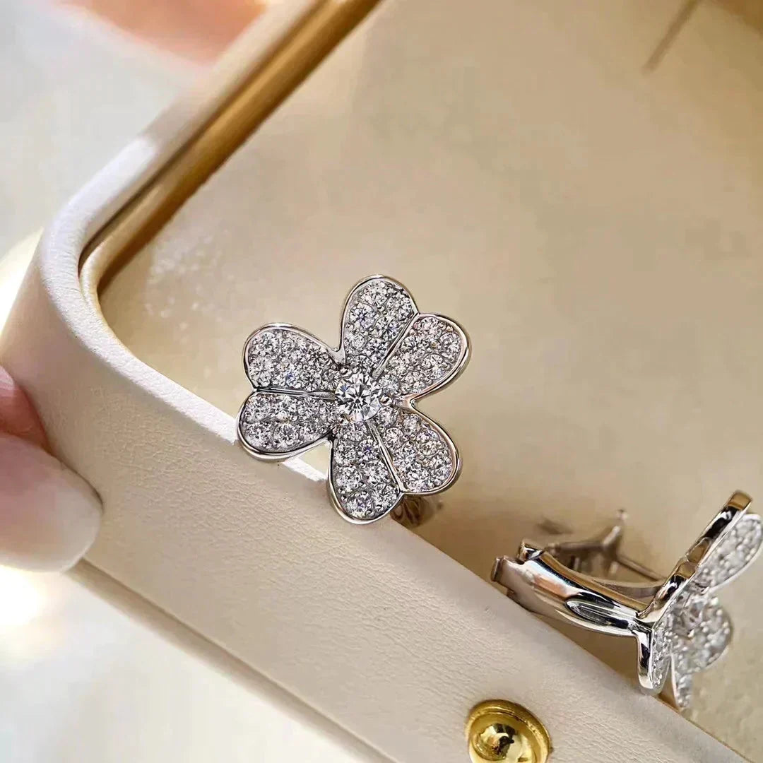 [OrnoraJewelry]CLOVER COMOS DIAMOND EARRINGS SILVER