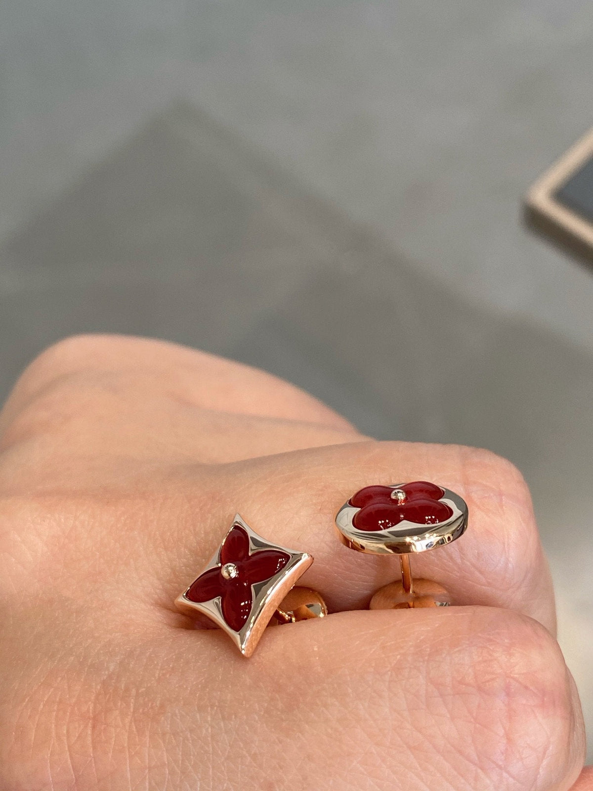 [OrnoraJewelry]OrnoraAND SUN PINK GOLD CARNELIAN STUD EARRINGS