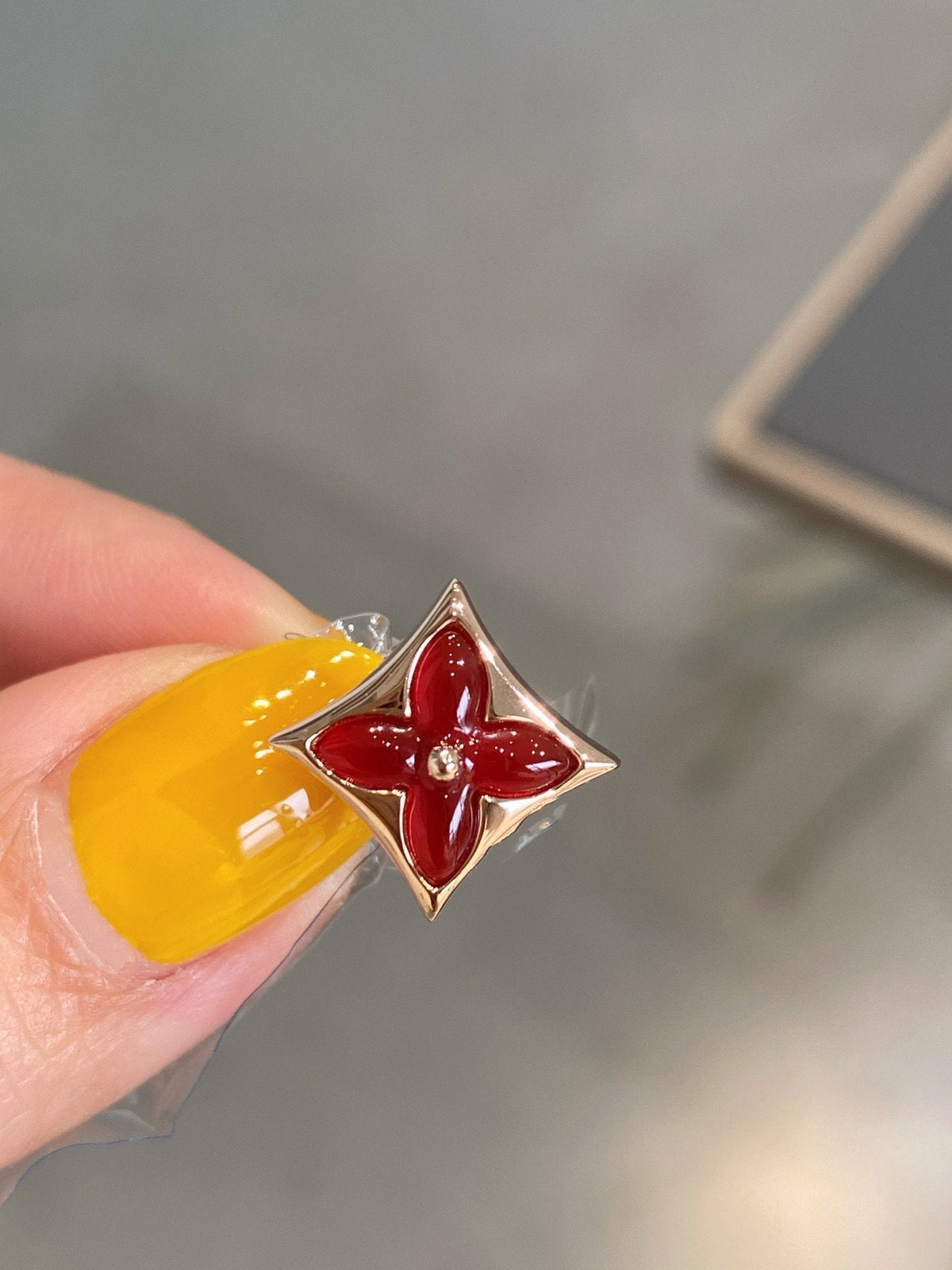 [OrnoraJewelry]OrnoraAND SUN PINK GOLD CARNELIAN STUD EARRINGS