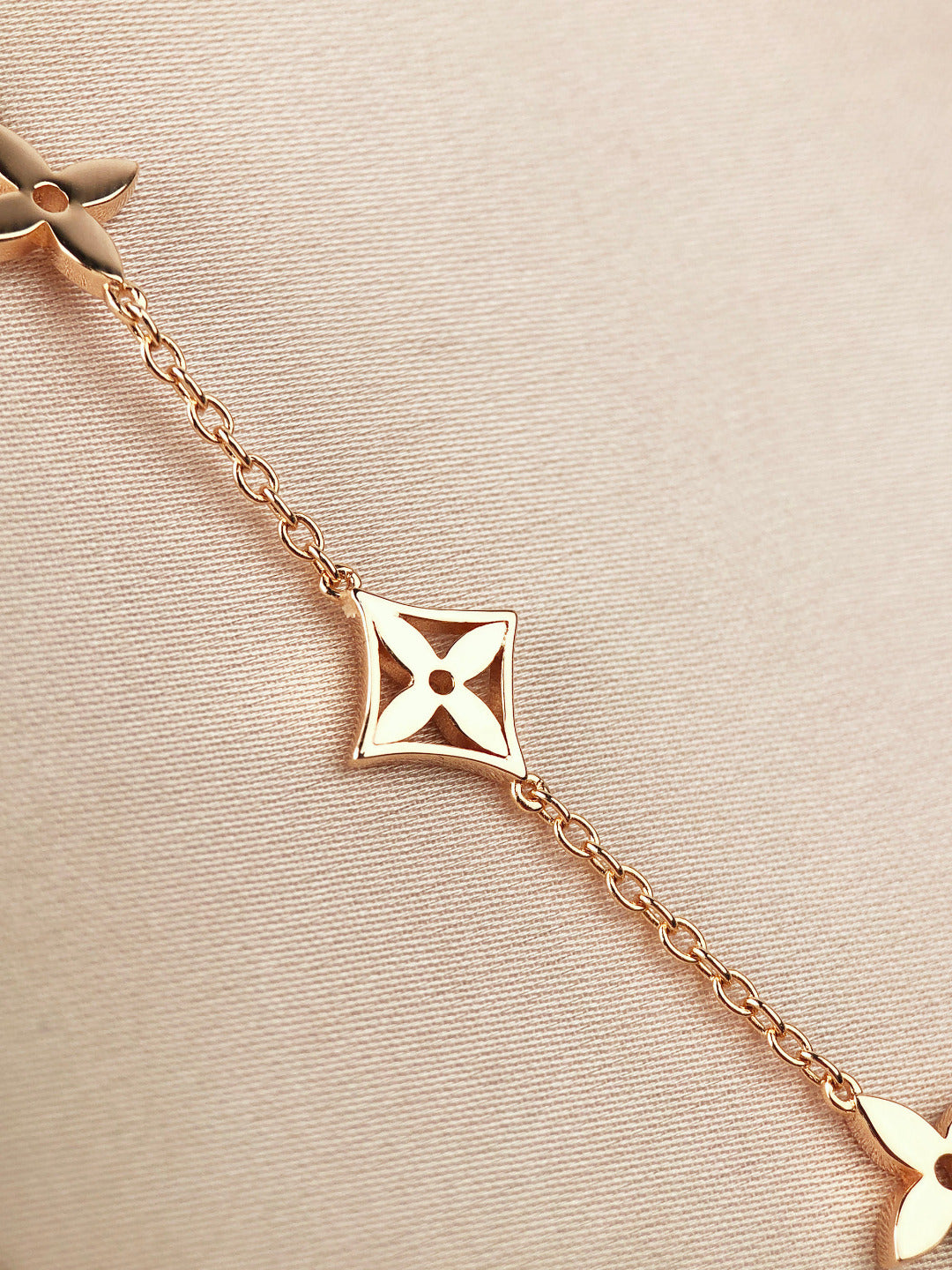 [OrnoraJewelry]OrnoraAND SUN 7 MOTIFS GOLD BRACELET
