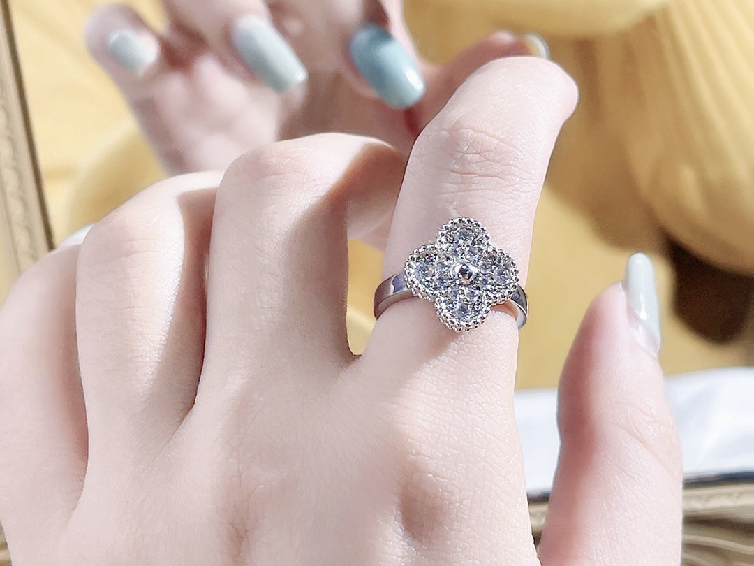 [OrnoraJewelry]CLOVER DIAMOND RING