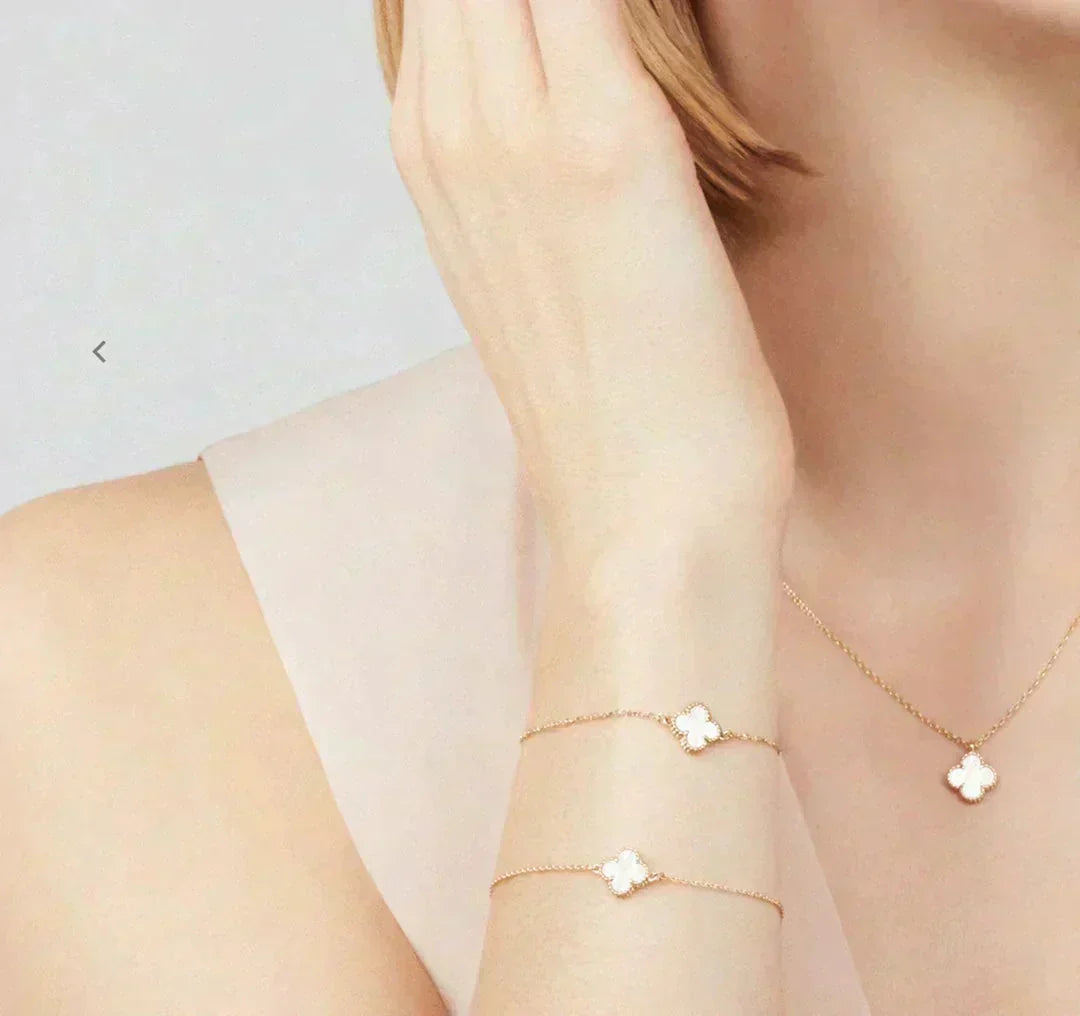 [OrnoraJewelry]CLOVER MINI 9.5MM WHITE MOTHER-OF-PEARL NECKLACE