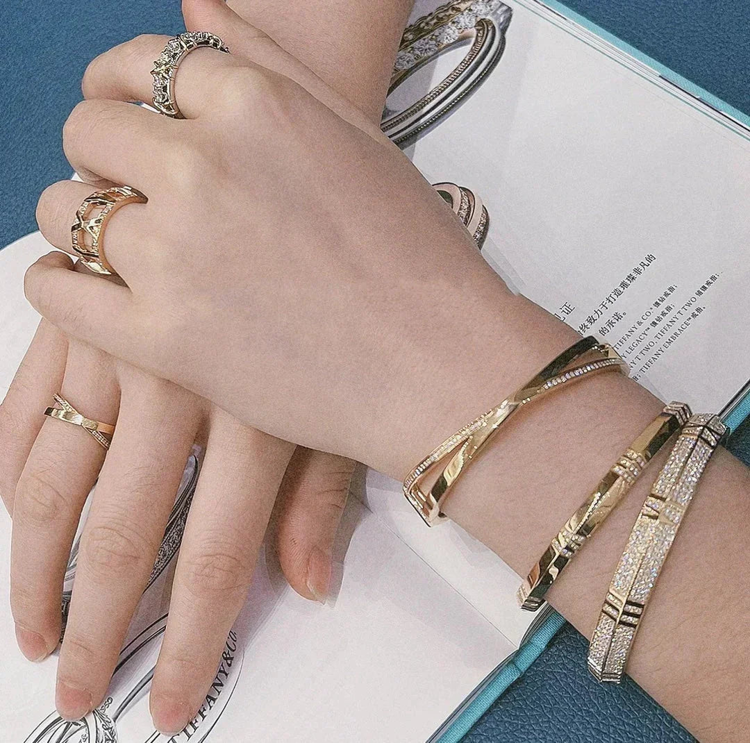 [Ornora Jewelry]NARROW HINGED BANGLEIN WITH DIAMONDS SMALL