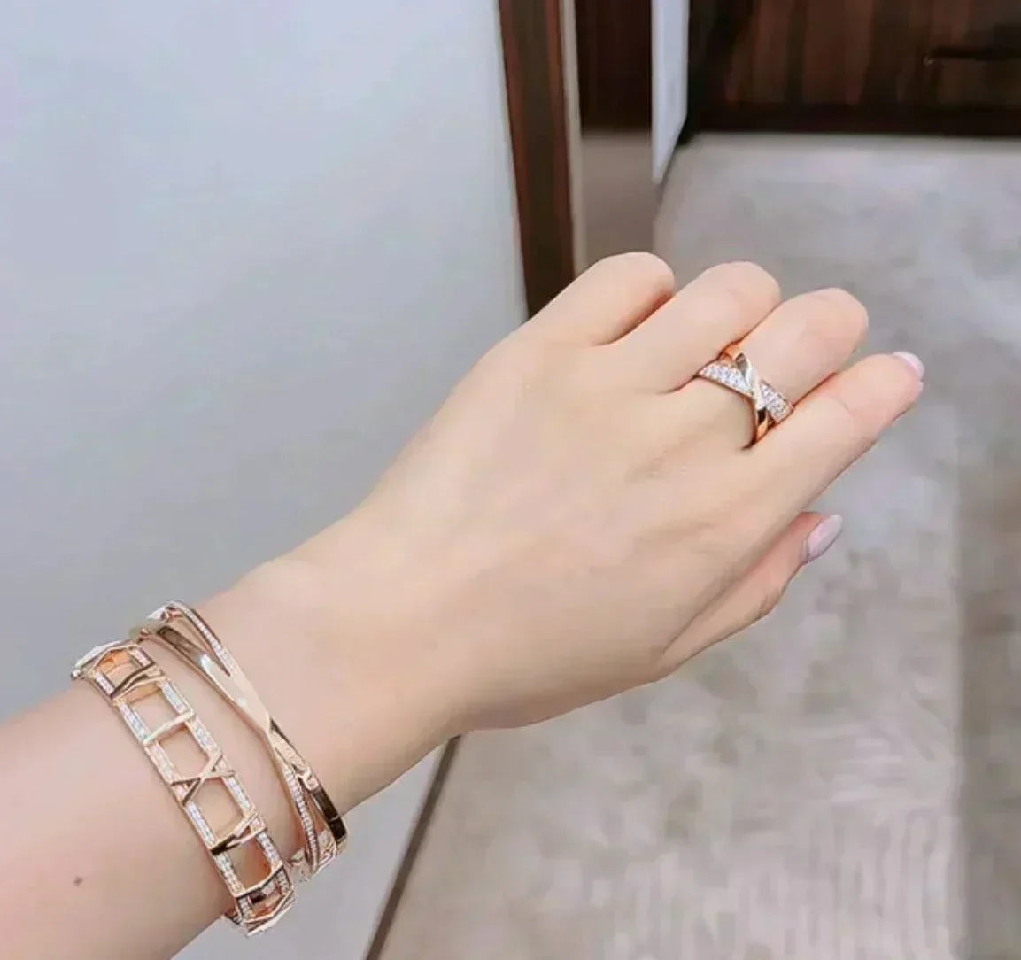 [Ornora Jewelry]NARROW HINGED BANGLEIN WITH DIAMONDS SMALL