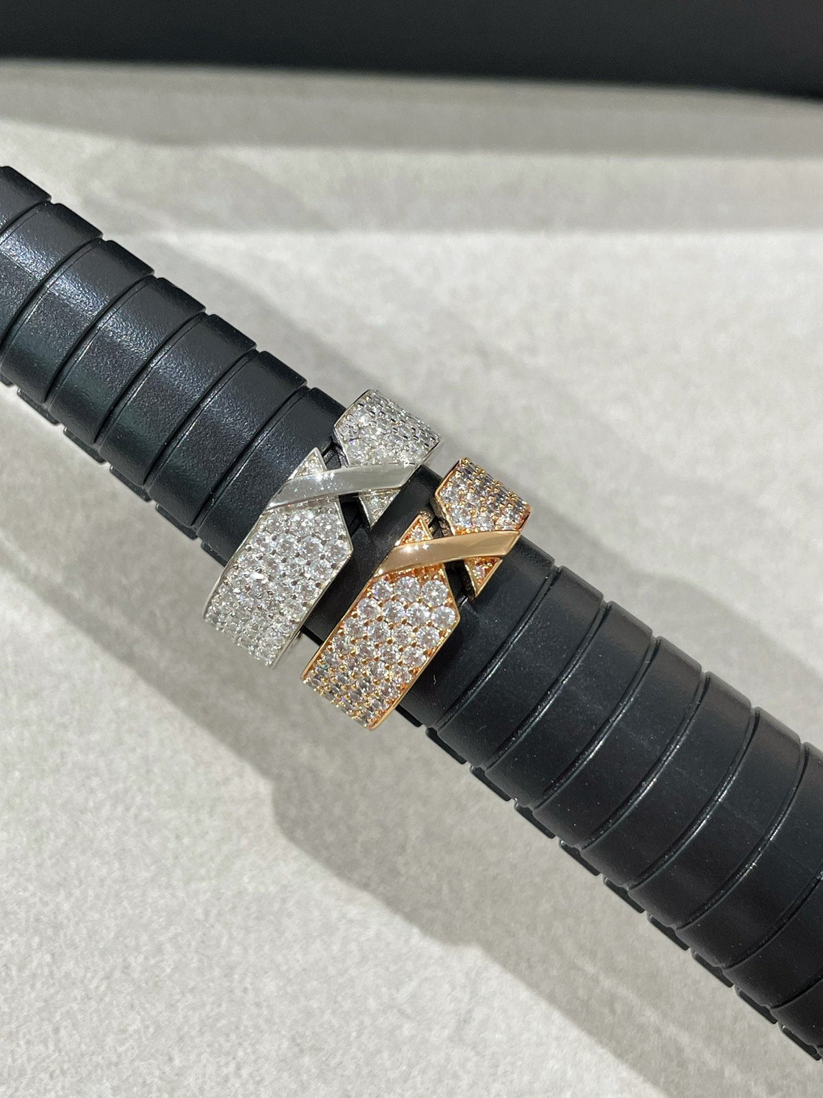 [OrnoraJewelry]LIENS EVIDENCE  DIAMOND PAVED RING
