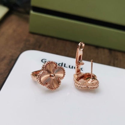[OrnoraJewelry]CLOVER MEDIUM STUD EARRINGS