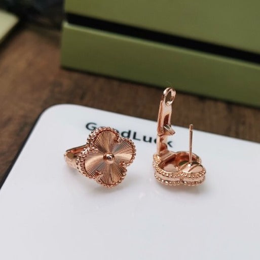 [OrnoraJewelry]CLOVER MEDIUM STUD EARRINGS