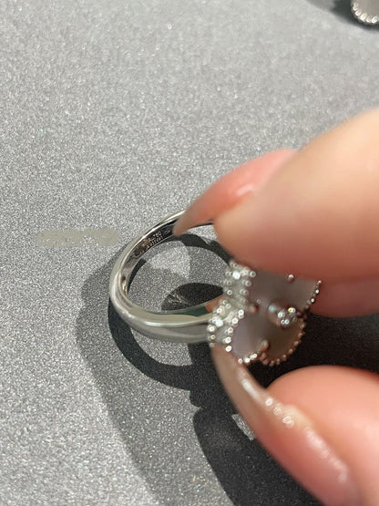 [OrnoraJewelry]CLOVER SILVER MOP DIAMOND RING