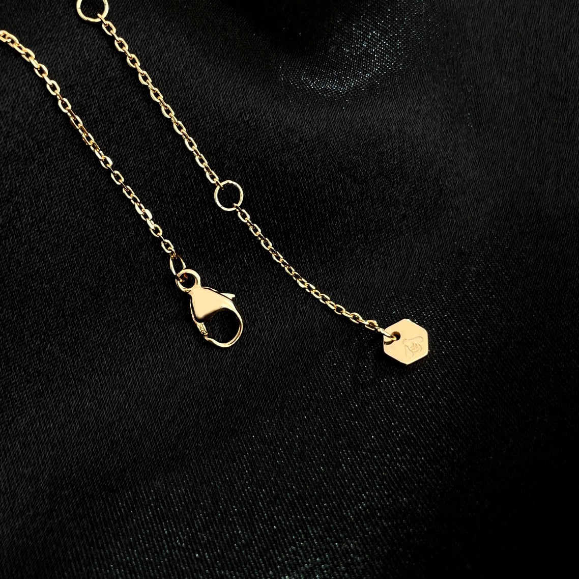 [OrnoraJewelry]BEE MINI NECKLACE