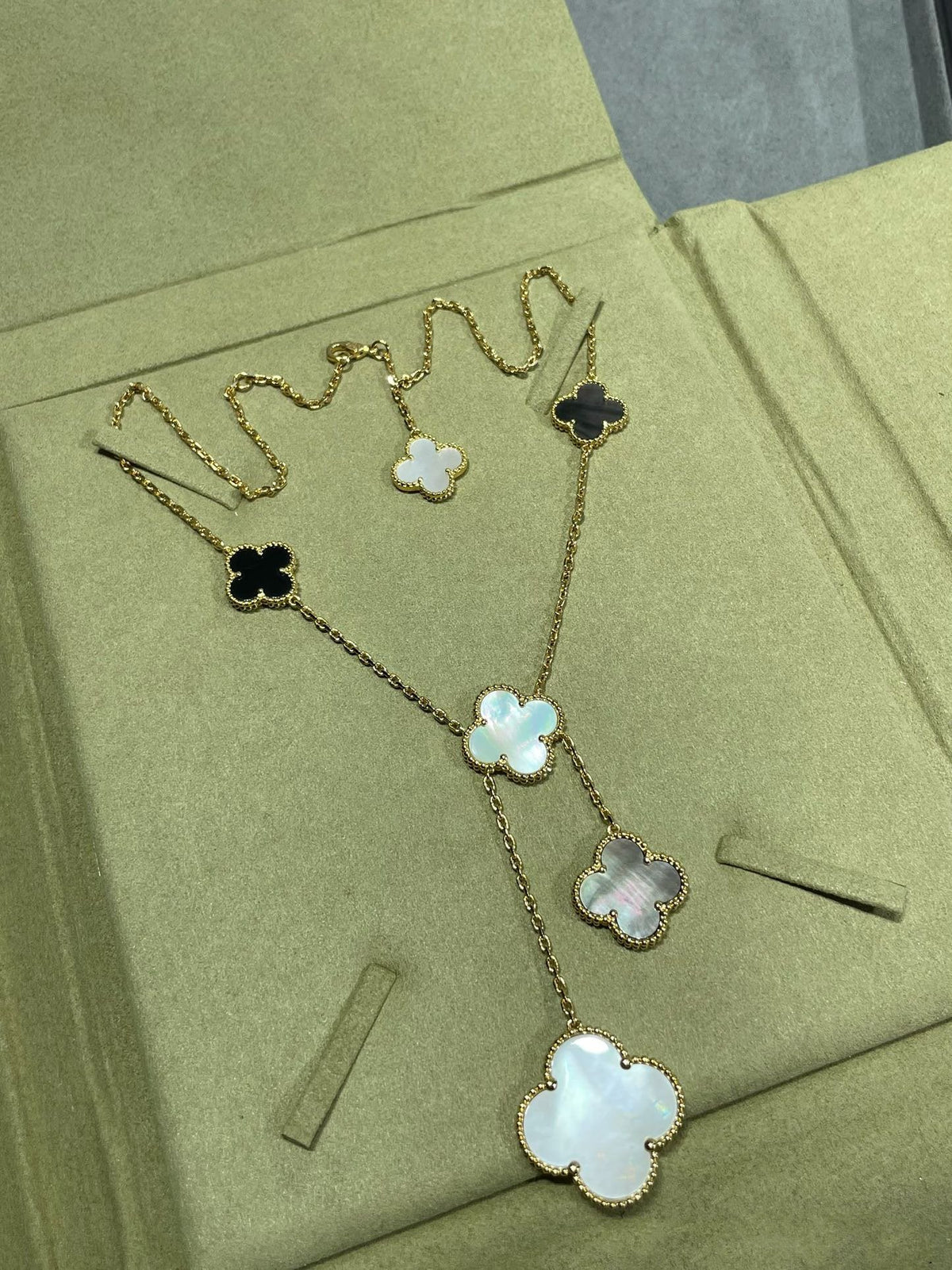 [OrnoraJewelry]CLOVER 6 MOTIF MOP ONYX GOLD NECKLACE