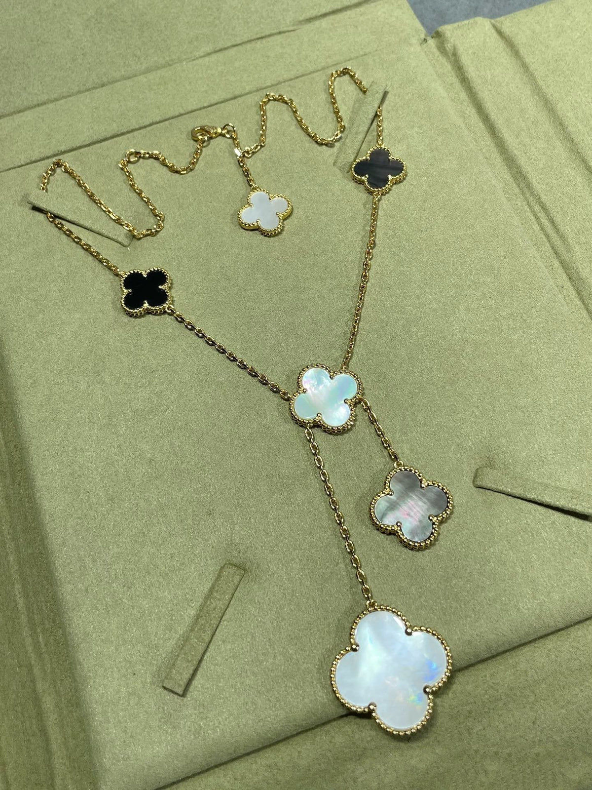 [OrnoraJewelry]CLOVER 6 MOTIF MOP ONYX GOLD NECKLACE