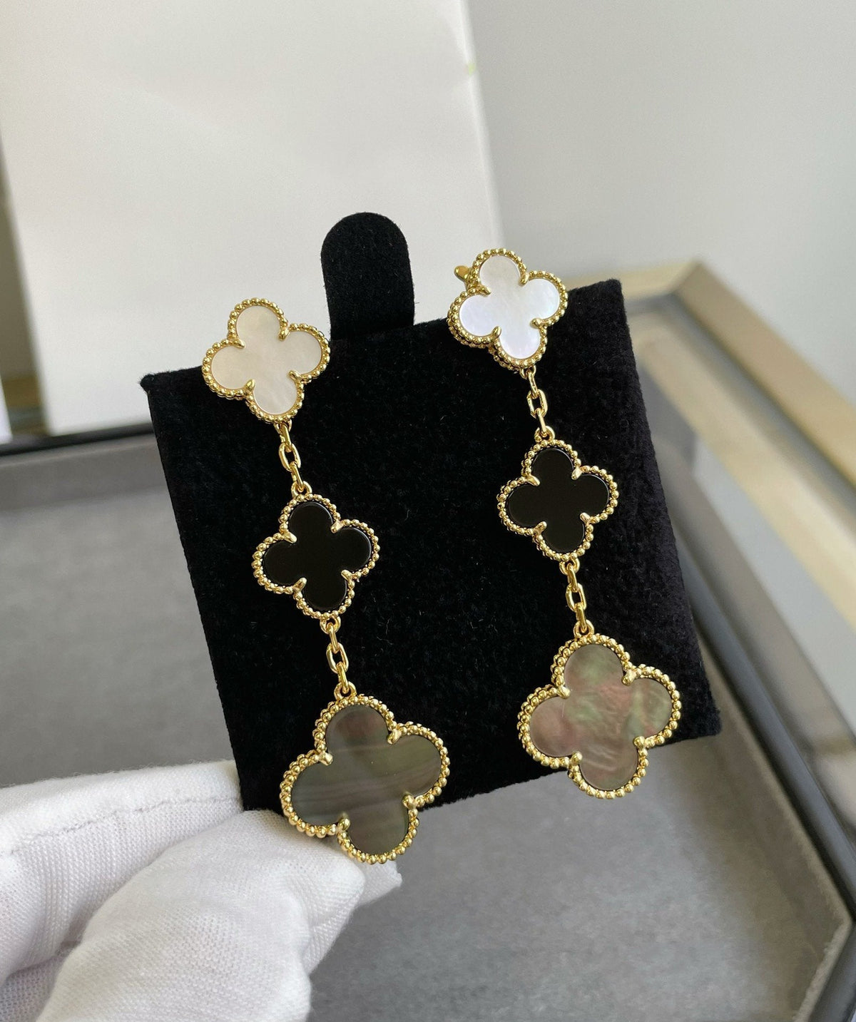 [OrnoraJewelry]CLOVER 3 MOTIF MOP ONYX DARK MOP PINK GOLD EARRINGS