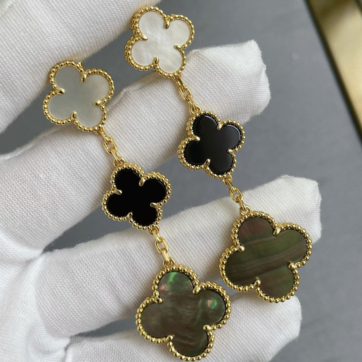 [OrnoraJewelry]CLOVER 3 MOTIF MOP ONYX DARK MOP PINK GOLD EARRINGS