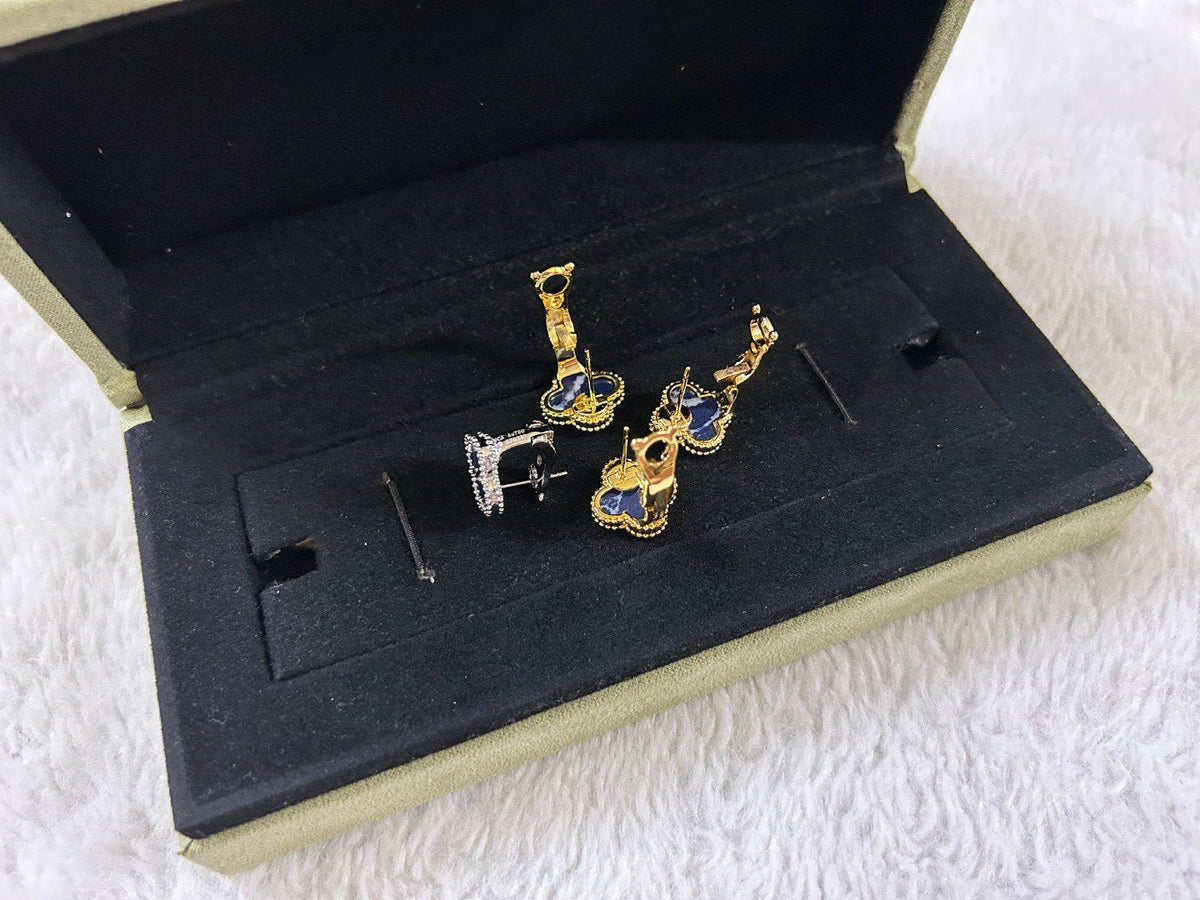 [OrnoraJewelry]CLOVER PIETERSITE MEDIUM STUD EARRINGS