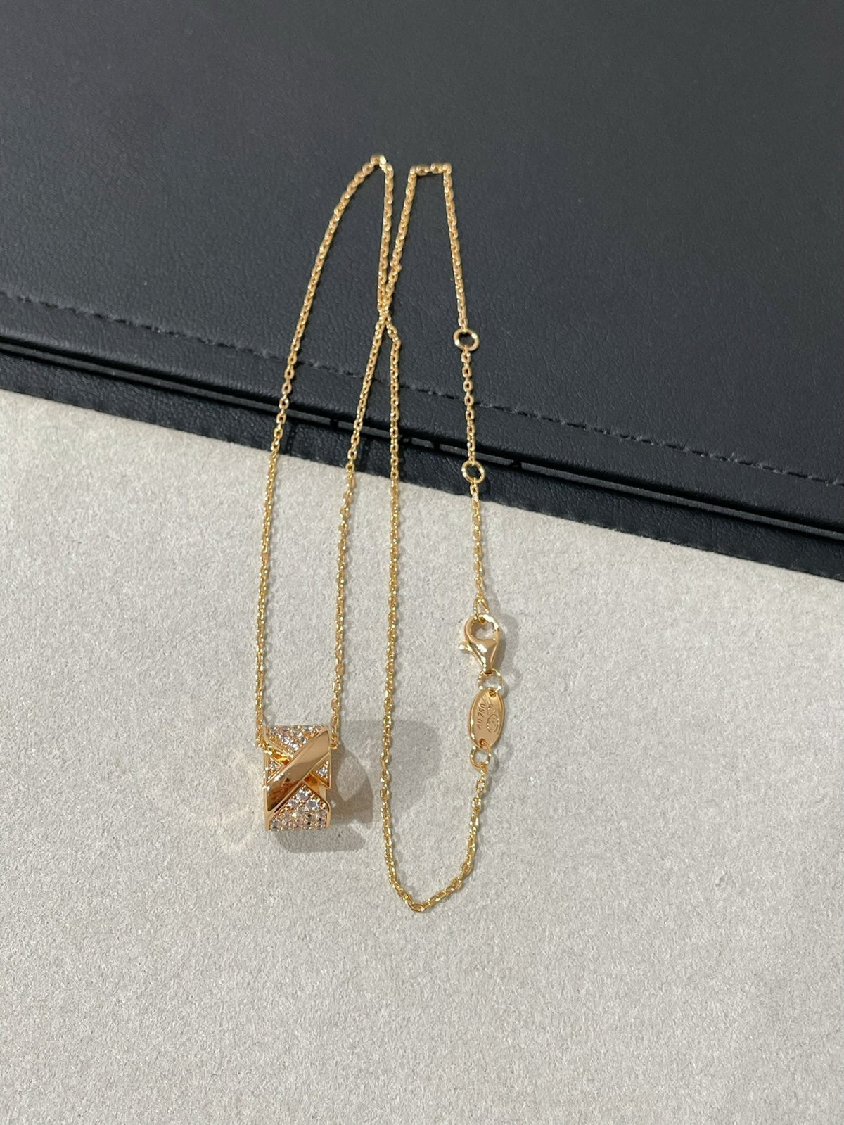 [OrnoraJewelry]LIENS EVIDENCE DIAMOND PAVED NECKLACE