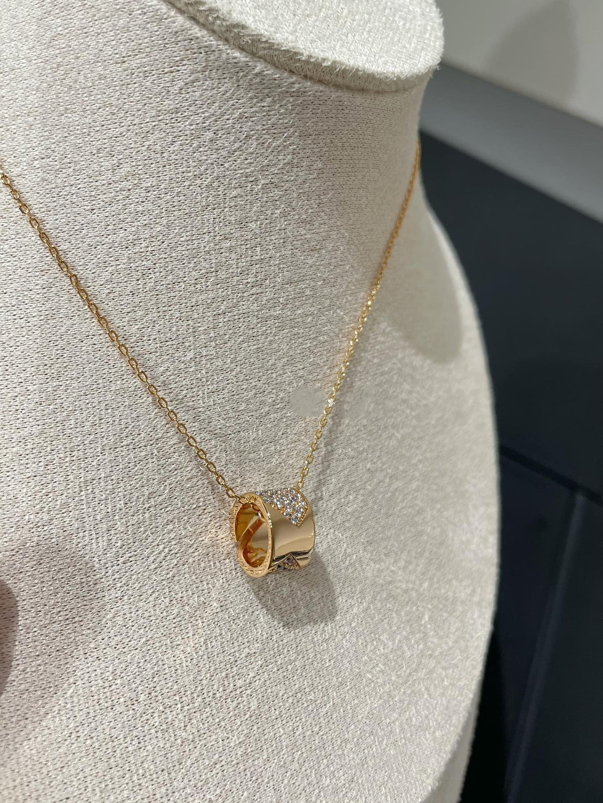 [OrnoraJewelry]LIENS EVIDENCE DIAMOND PAVED NECKLACE