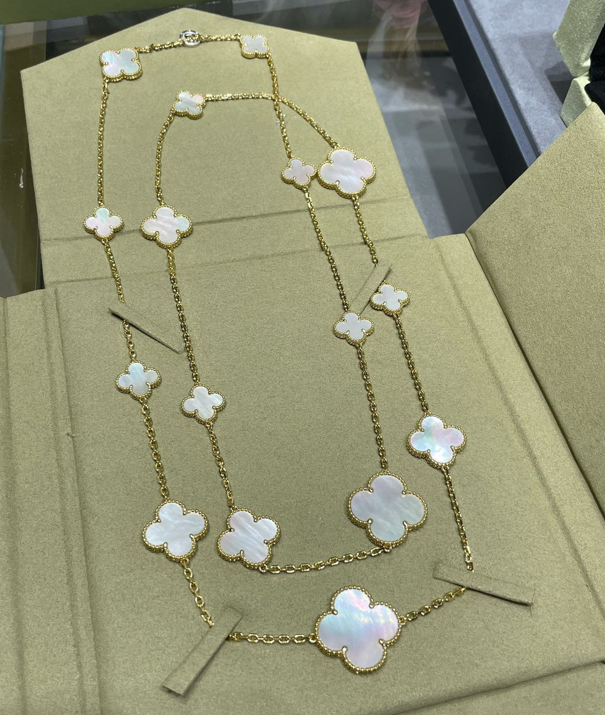 [OrnoraJewelry]CLOVER 16 MOTIF WHITE MOP GOLD NECKLACE