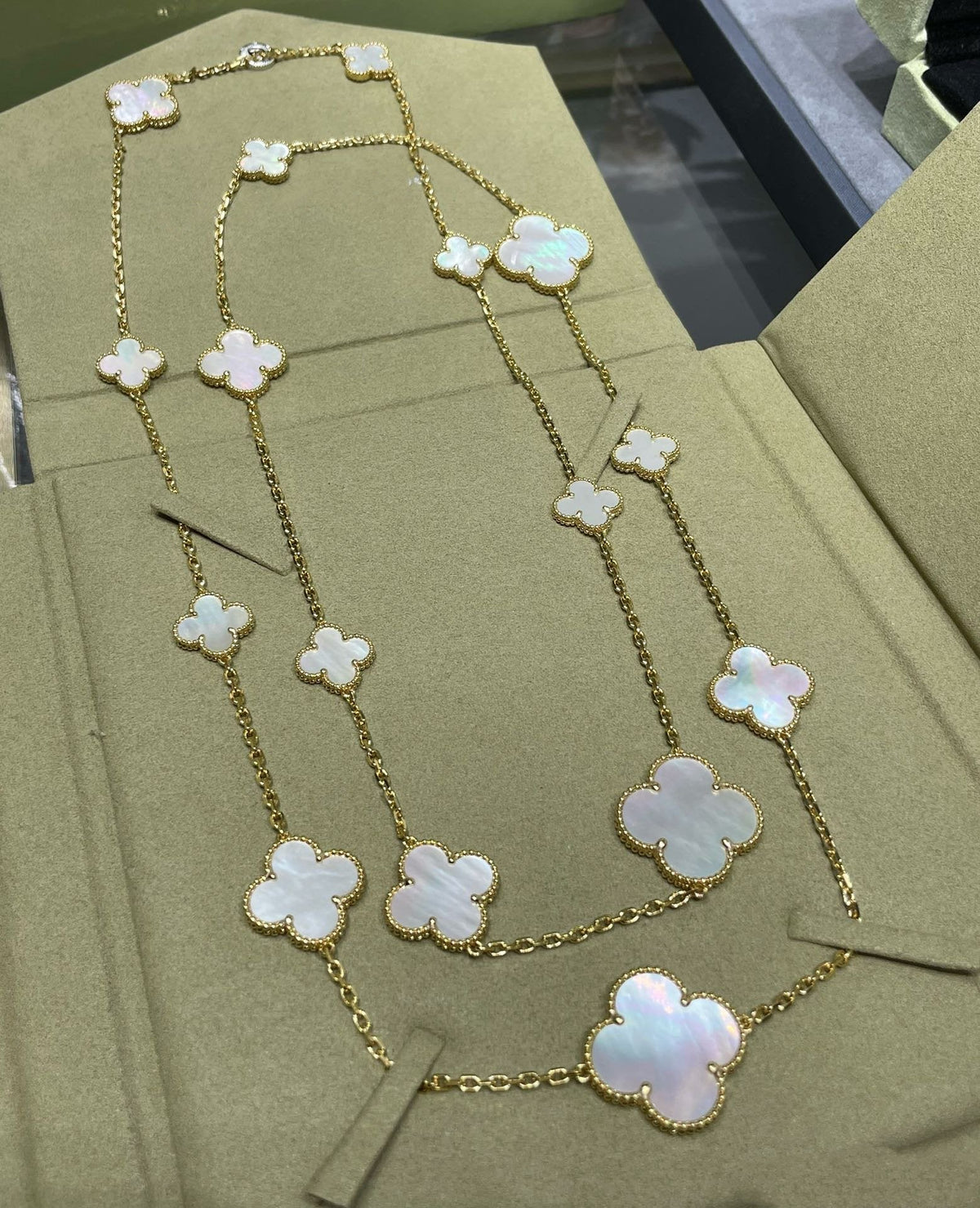[OrnoraJewelry]CLOVER 16 MOTIF WHITE MOP GOLD NECKLACE