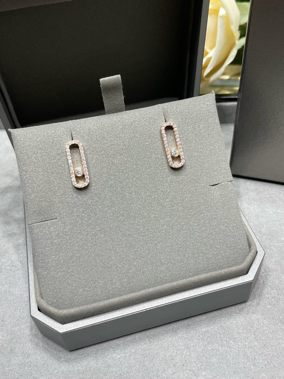 [OrnoraJewelry]MOVE UNO STUD DIAMOND PAVED EARRINGS