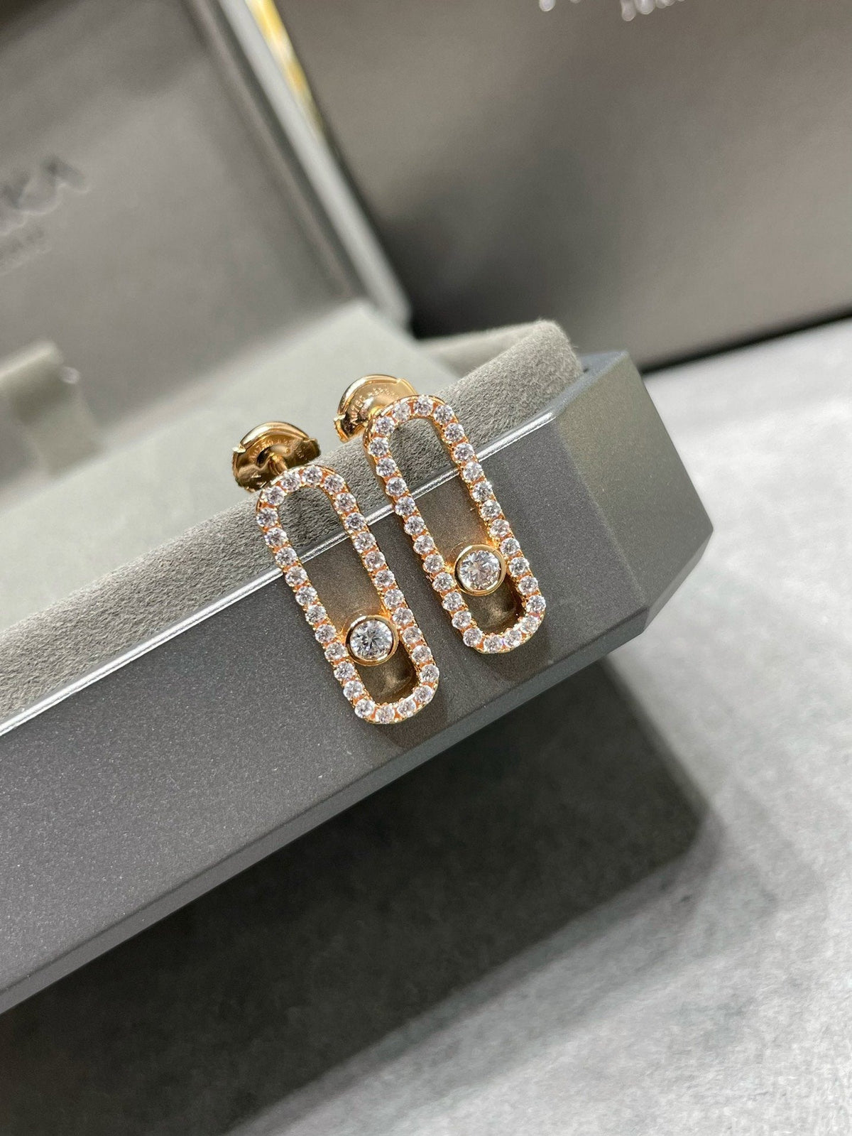 [OrnoraJewelry]MOVE UNO STUD DIAMOND PAVED EARRINGS