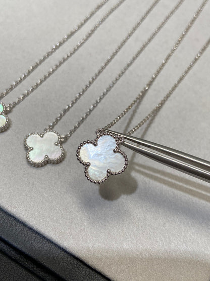 [OrnoraJewelry]CLOVER MEDIUM SILVER WHITE MOP NECKLACE