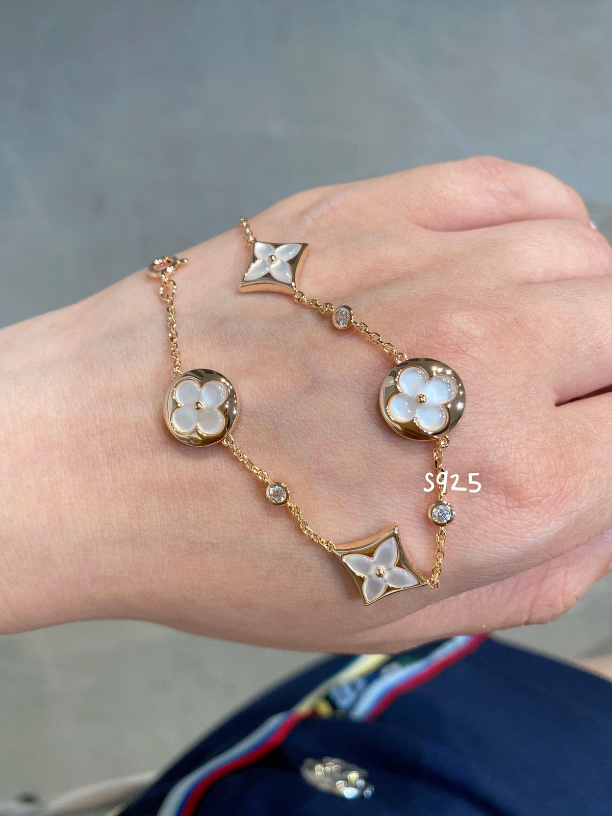 [OrnoraJewelry]OrnoraAND SUN 4 MOTIF WHITE MOP PINK GOLD BRACELET