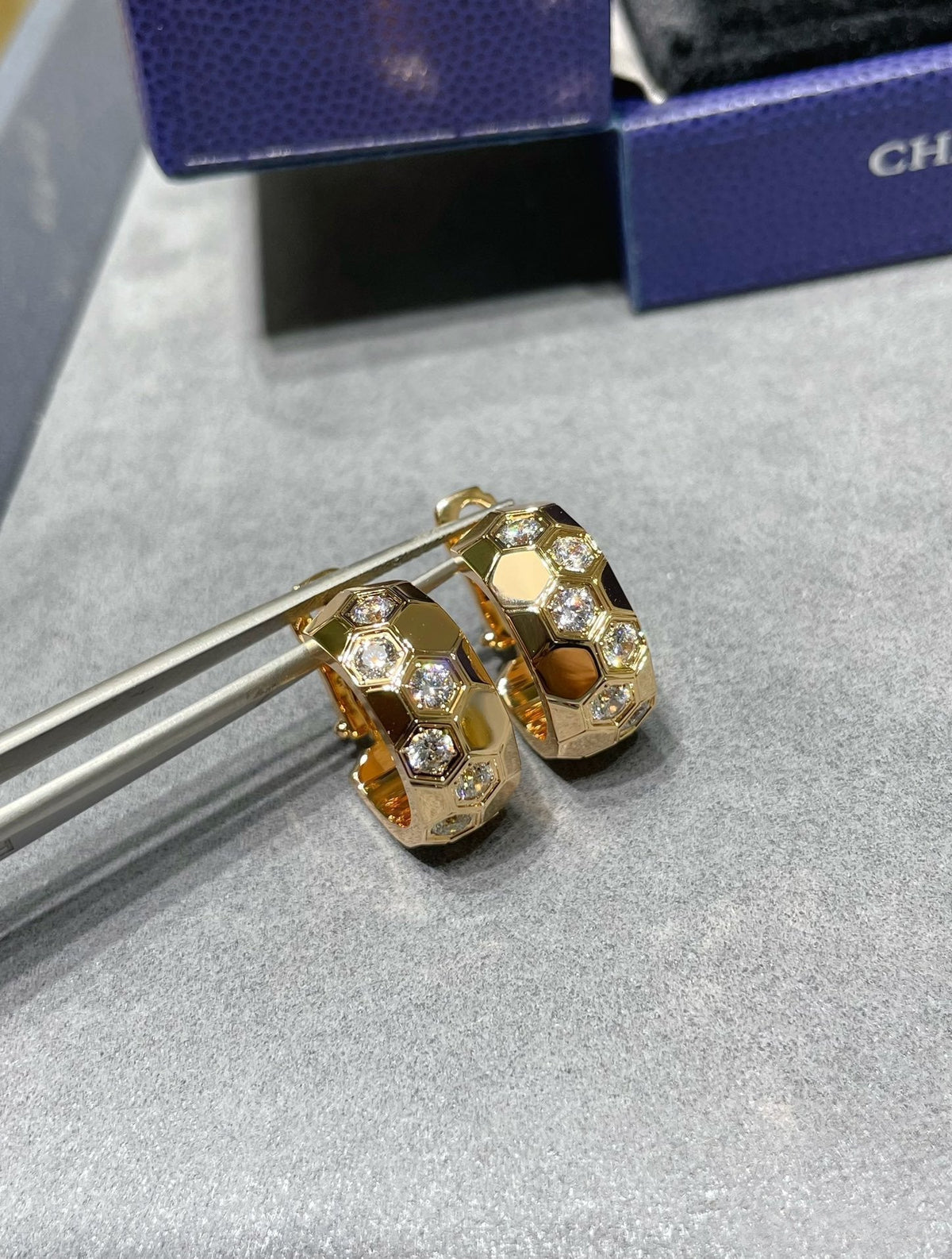 [OrnoraJewelry]BEE LOVE DIAMOND HOOP EARRINGS