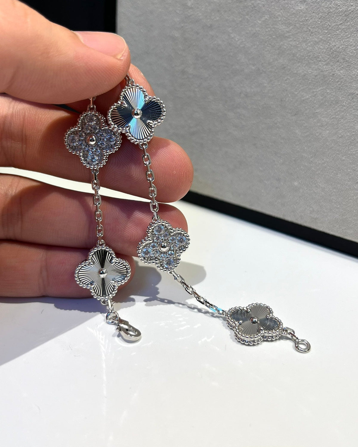 [OrnoraJewelry] CLOVER 5 MOTIF LASER BRACELET COLLECTION