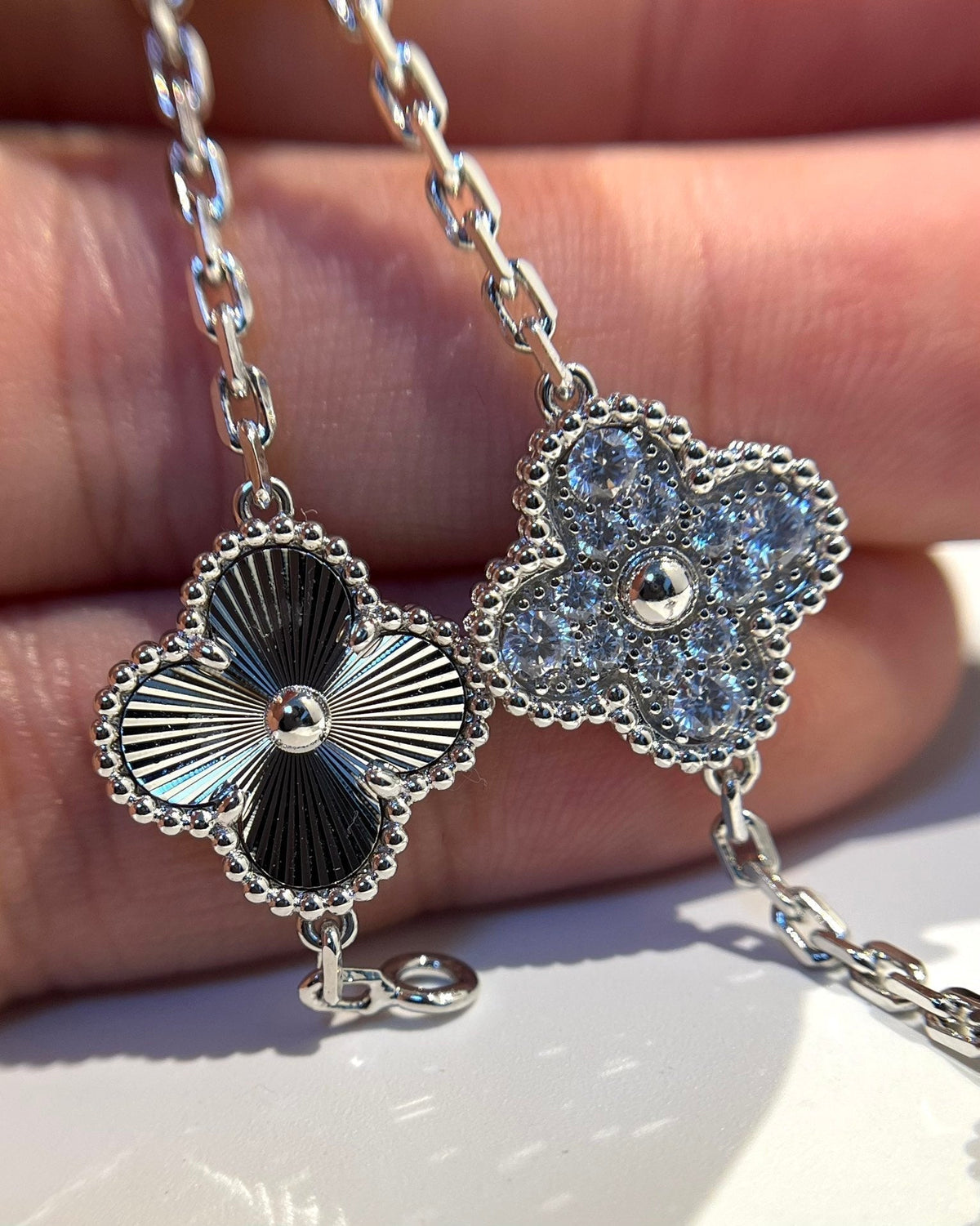 [OrnoraJewelry] CLOVER 5 MOTIF LASER BRACELET COLLECTION